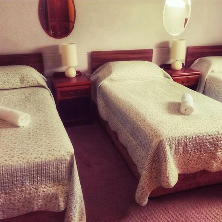 Amber Lodge Budget Accommodation גלוואיי מראה חיצוני תמונה
