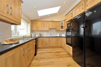Amber Lodge Budget Accommodation גלוואיי מראה חיצוני תמונה