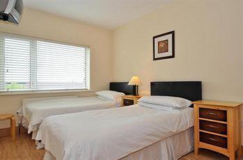 Amber Lodge Budget Accommodation גלוואיי מראה חיצוני תמונה