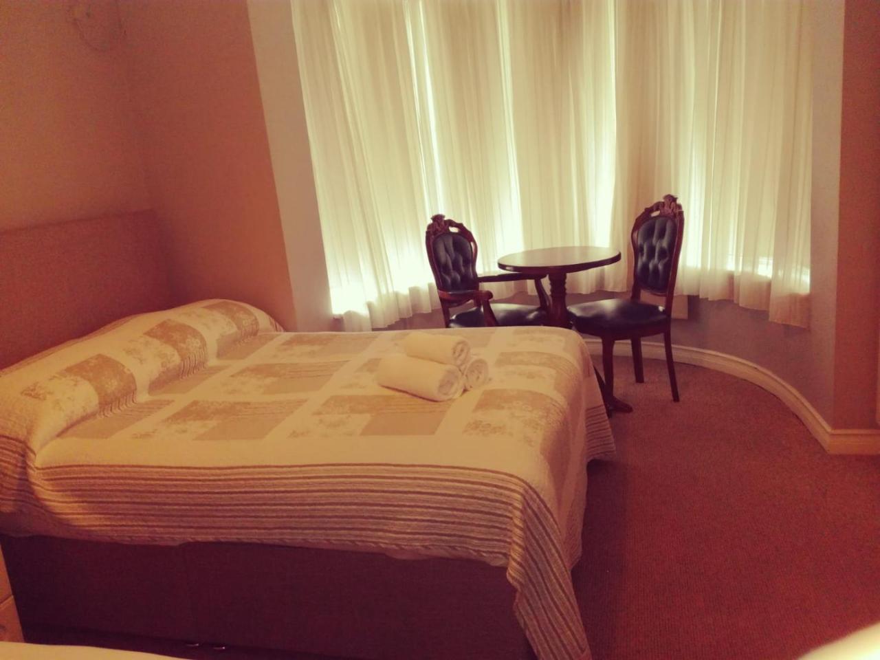 Amber Lodge Budget Accommodation גלוואיי מראה חיצוני תמונה